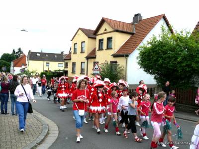                   Kirmesumzug in Neuweiler.